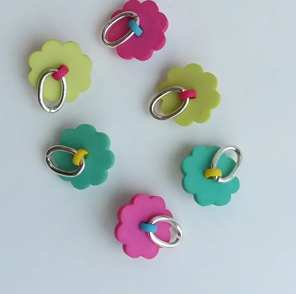 4/$20 Daisy flower shoelace charm for roller skates tennis shoes or boots - Picture 9 of 13